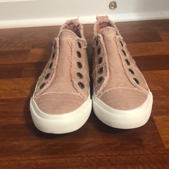 🌸cute shoes🌸 - Picture 2 of 5